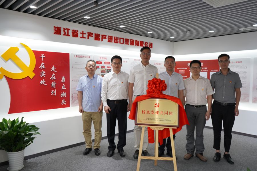 16245850928680362bmo.jpg 24.jpg